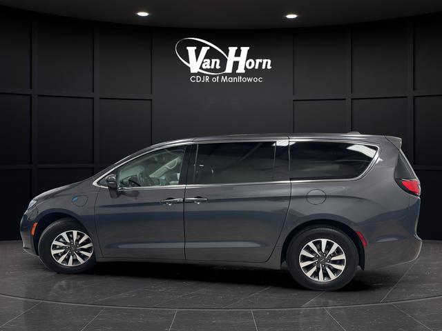 used 2022 Chrysler Pacifica Hybrid car, priced at $25,249