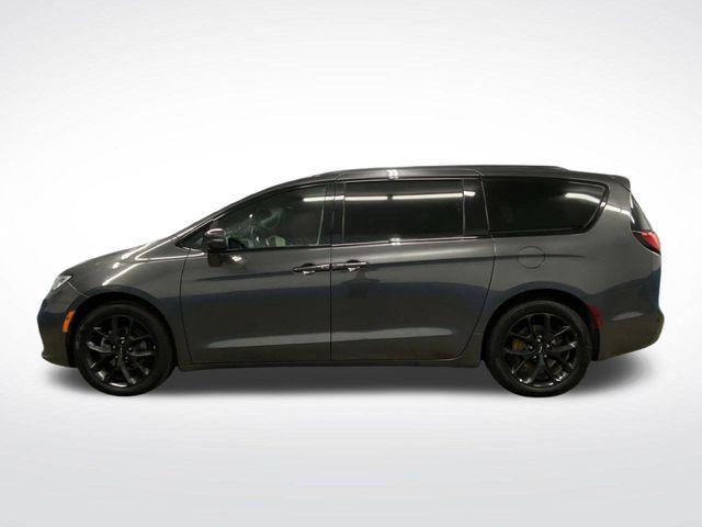 used 2022 Chrysler Pacifica car, priced at $23,584