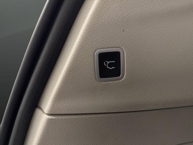 used 2023 Chrysler Pacifica car, priced at $34,999