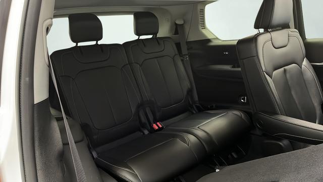 used 2023 Jeep Grand Cherokee L car, priced at $30,744