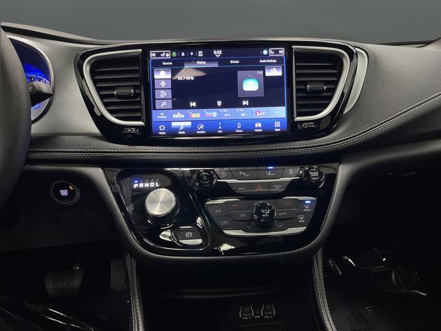 used 2025 Chrysler Pacifica car, priced at $35,954