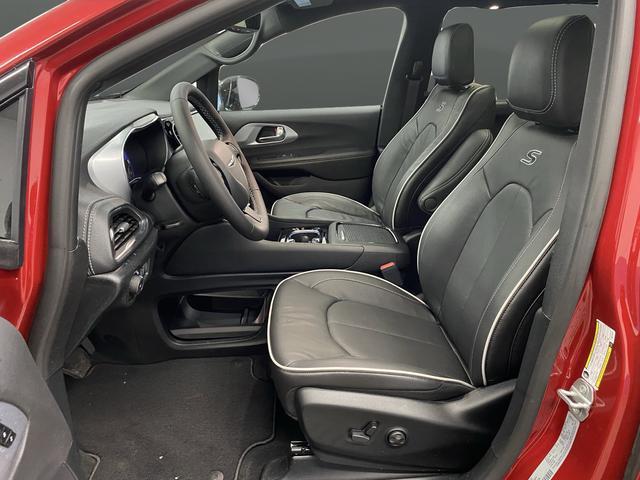 new 2026 Chrysler Pacifica car, priced at $48,833