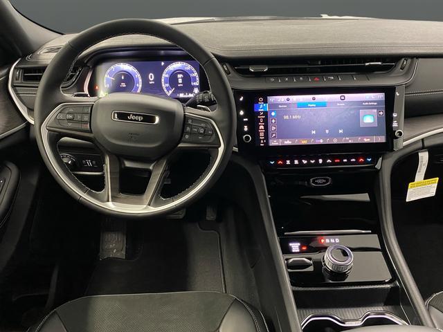 new 2026 Jeep Grand Cherokee car, priced at $40,370