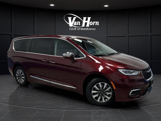 used 2022 Chrysler Pacifica Hybrid car, priced at $31,749
