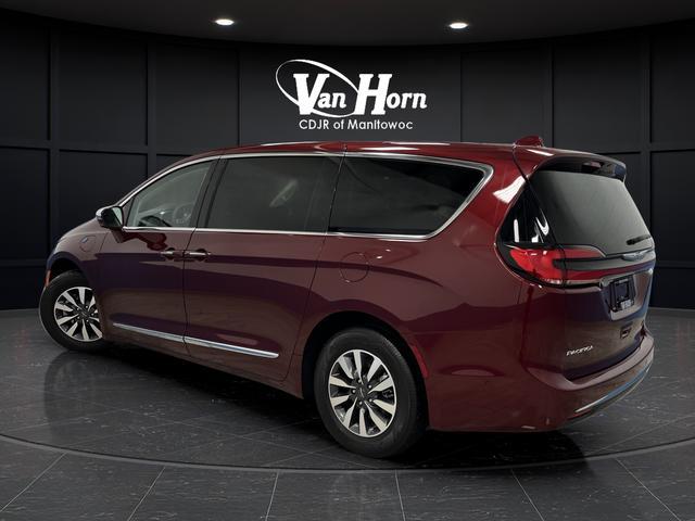 used 2022 Chrysler Pacifica Hybrid car, priced at $31,749