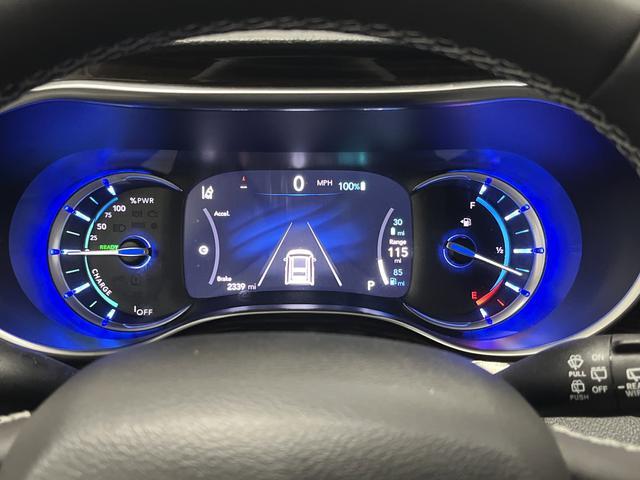 used 2023 Chrysler Pacifica Hybrid car, priced at $33,999