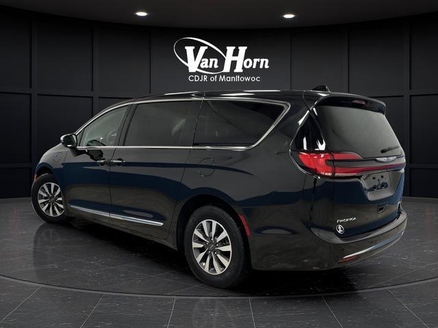 used 2023 Chrysler Pacifica Hybrid car, priced at $33,999