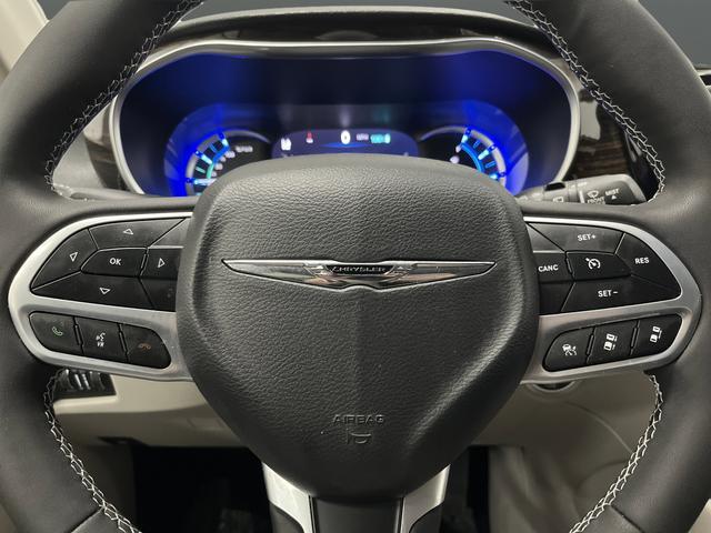 used 2023 Chrysler Pacifica Hybrid car, priced at $33,999