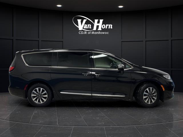used 2023 Chrysler Pacifica Hybrid car, priced at $33,999
