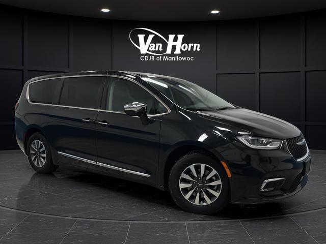 used 2023 Chrysler Pacifica Hybrid car, priced at $33,999