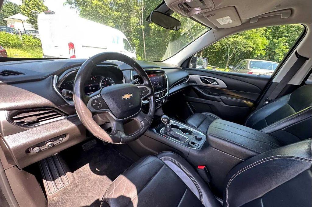 used 2021 Chevrolet Traverse car, priced at $22,500