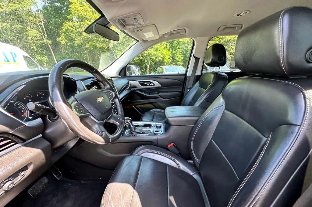 used 2021 Chevrolet Traverse car, priced at $22,500