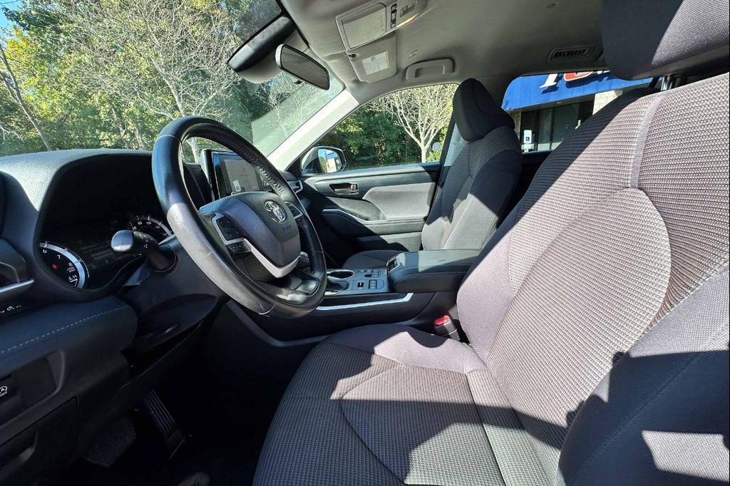 used 2024 Toyota Highlander car, priced at $31,900