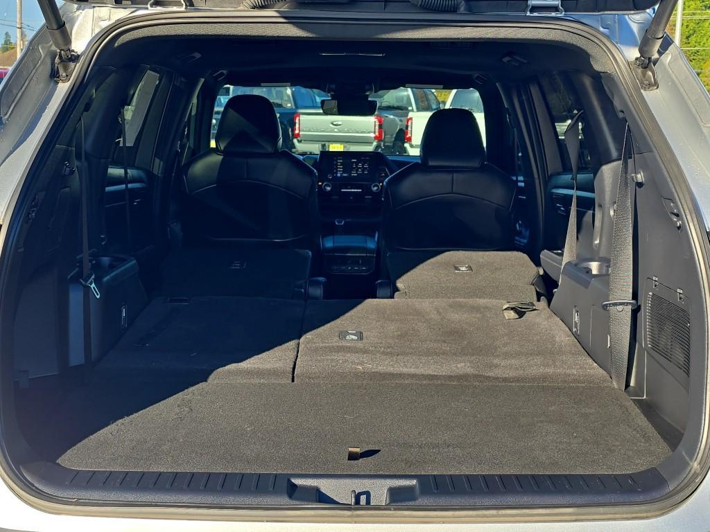 used 2024 Toyota Highlander car, priced at $43,999