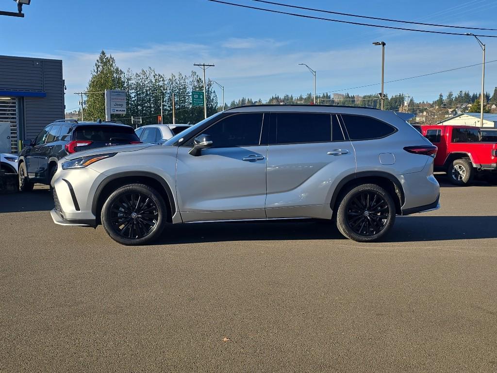 used 2024 Toyota Highlander car, priced at $43,999