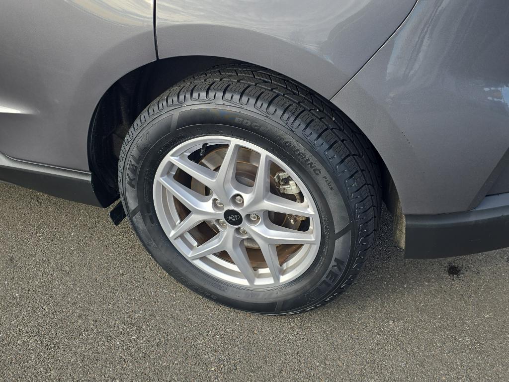 used 2024 Ford Edge car, priced at $27,999