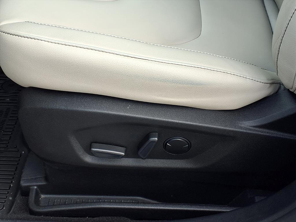 used 2023 Ford Edge car, priced at $29,988