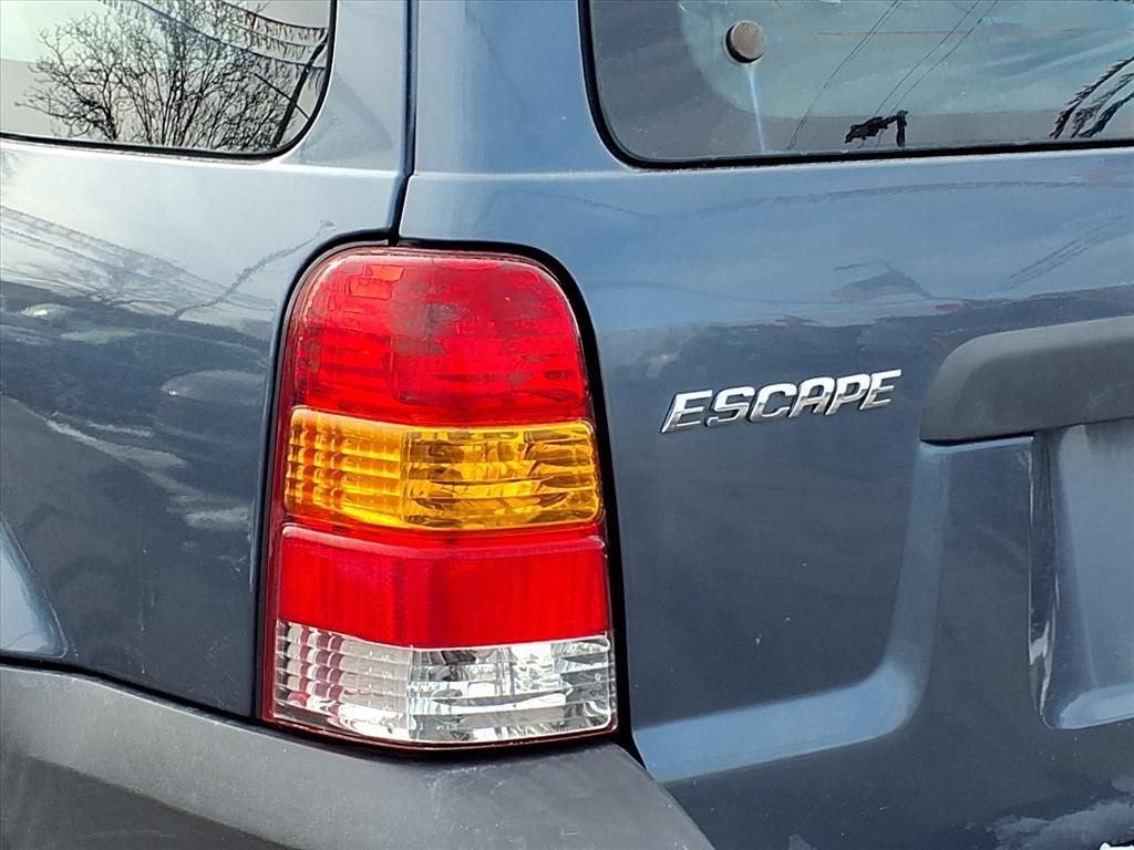 used 2006 Ford Escape car, priced at $4,888