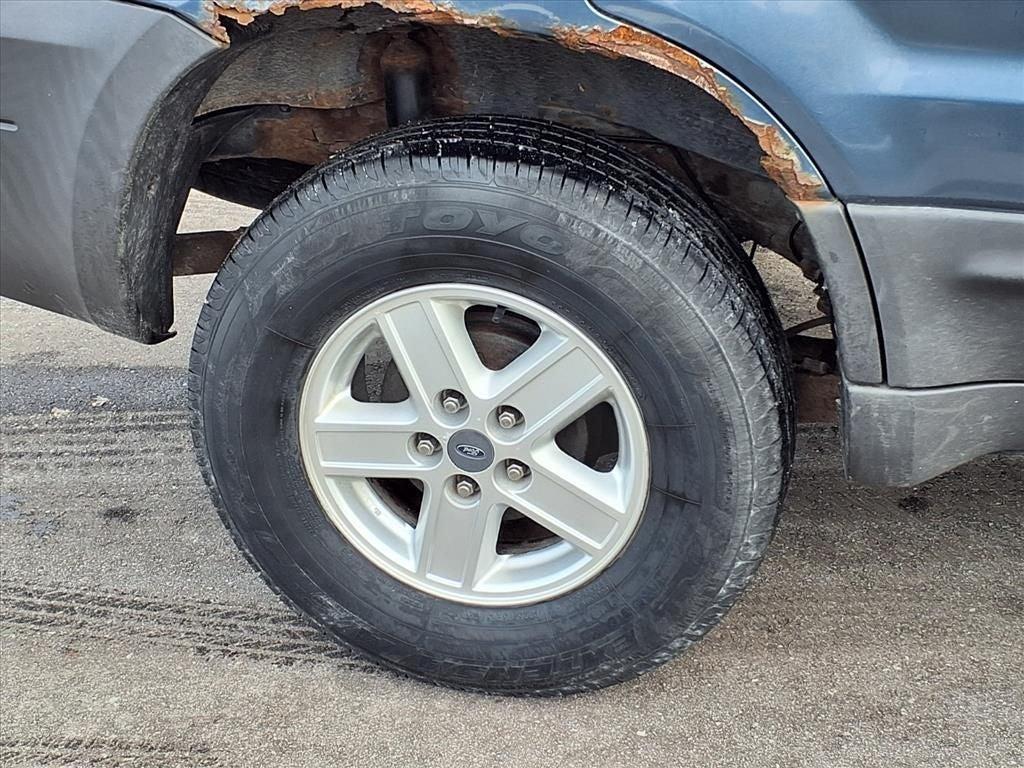 used 2006 Ford Escape car, priced at $4,888