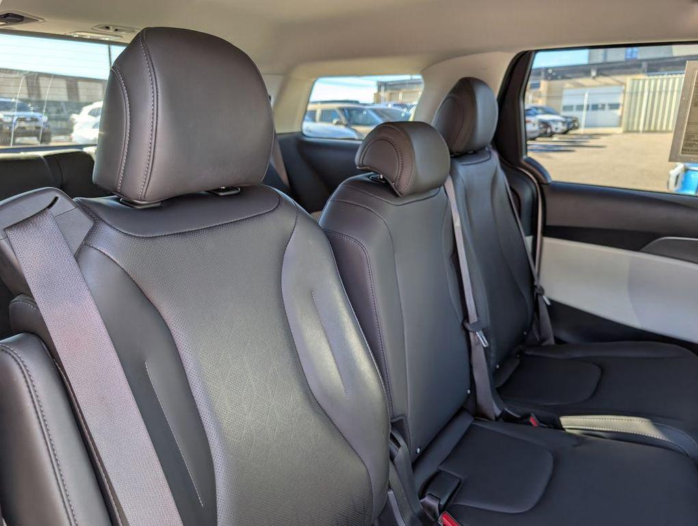 used 2022 Kia Carnival car, priced at $25,999