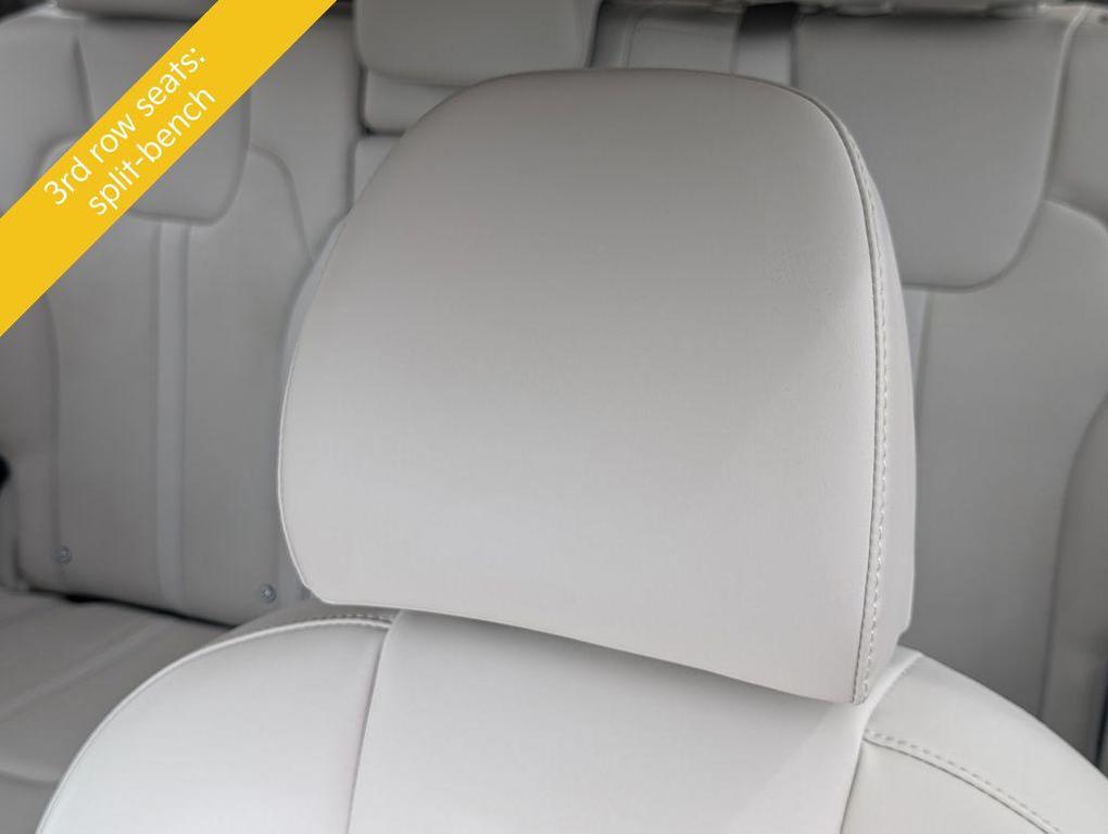 used 2025 Kia Sorento car, priced at $33,449