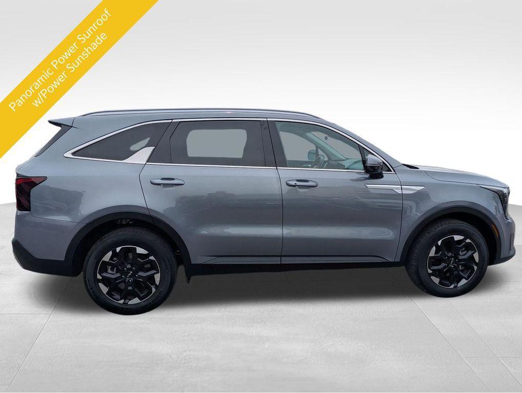 used 2025 Kia Sorento car, priced at $33,449
