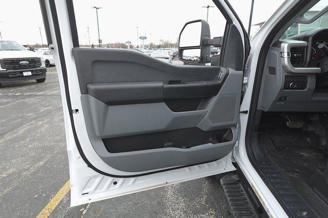 new 2025 Ford F-450 car, priced at $83,894