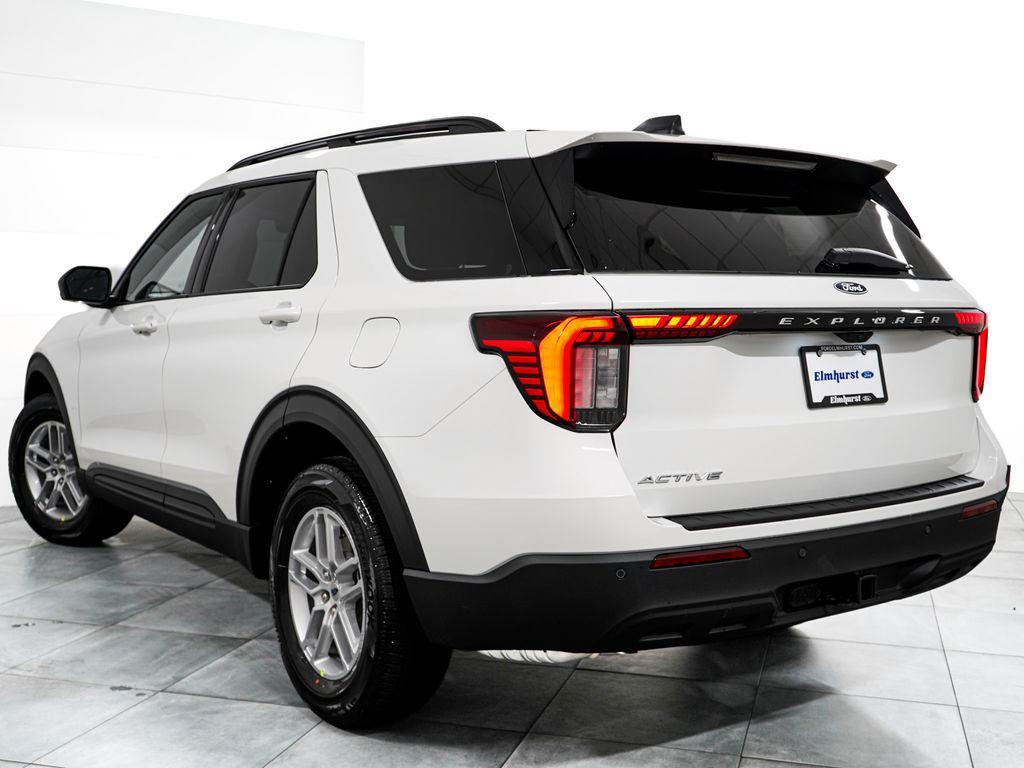 new 2027 Ford Explorer car, priced at $41,318