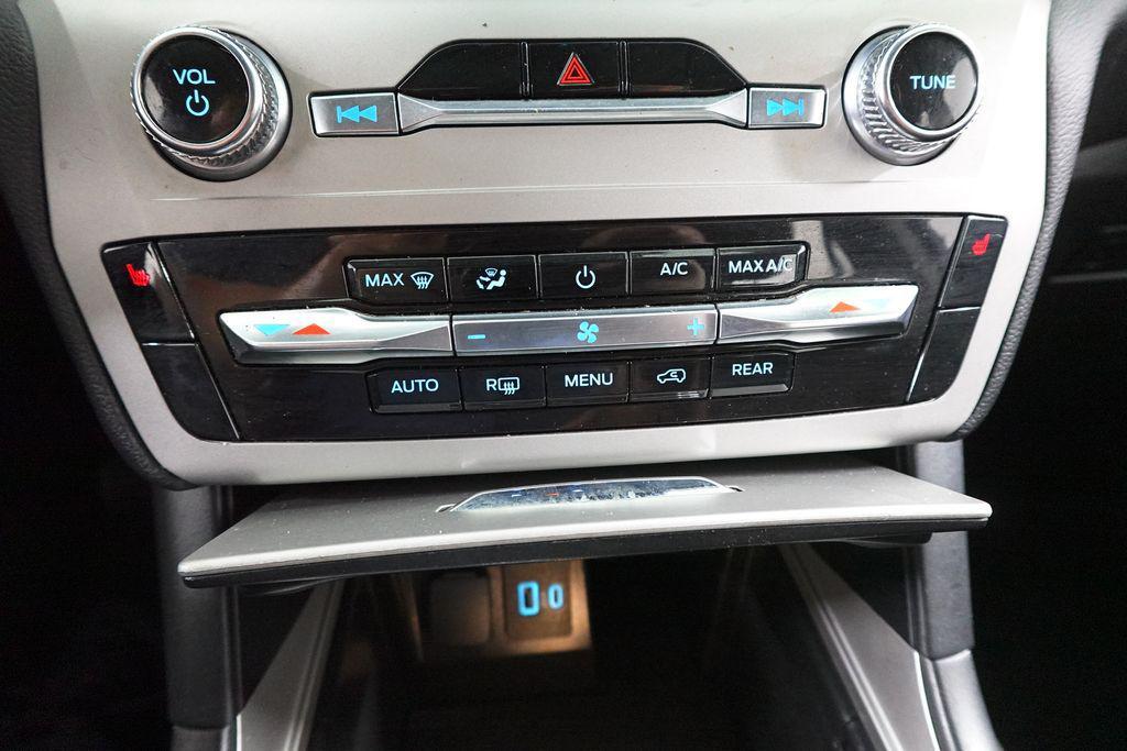 used 2024 Ford Explorer car, priced at $30,991