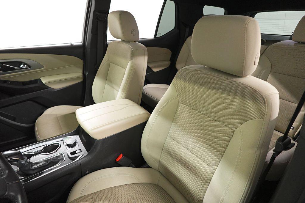 used 2022 Chevrolet Traverse car, priced at $19,576