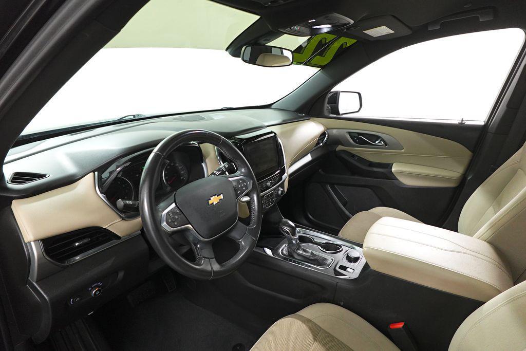 used 2022 Chevrolet Traverse car, priced at $19,576