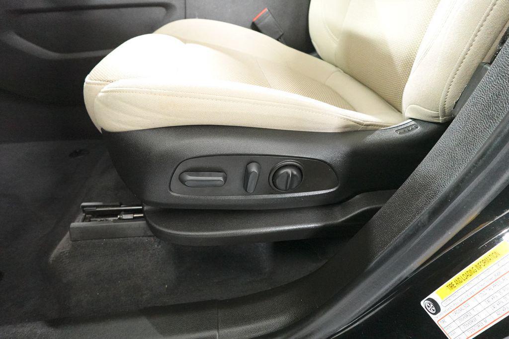 used 2022 Chevrolet Traverse car, priced at $19,576