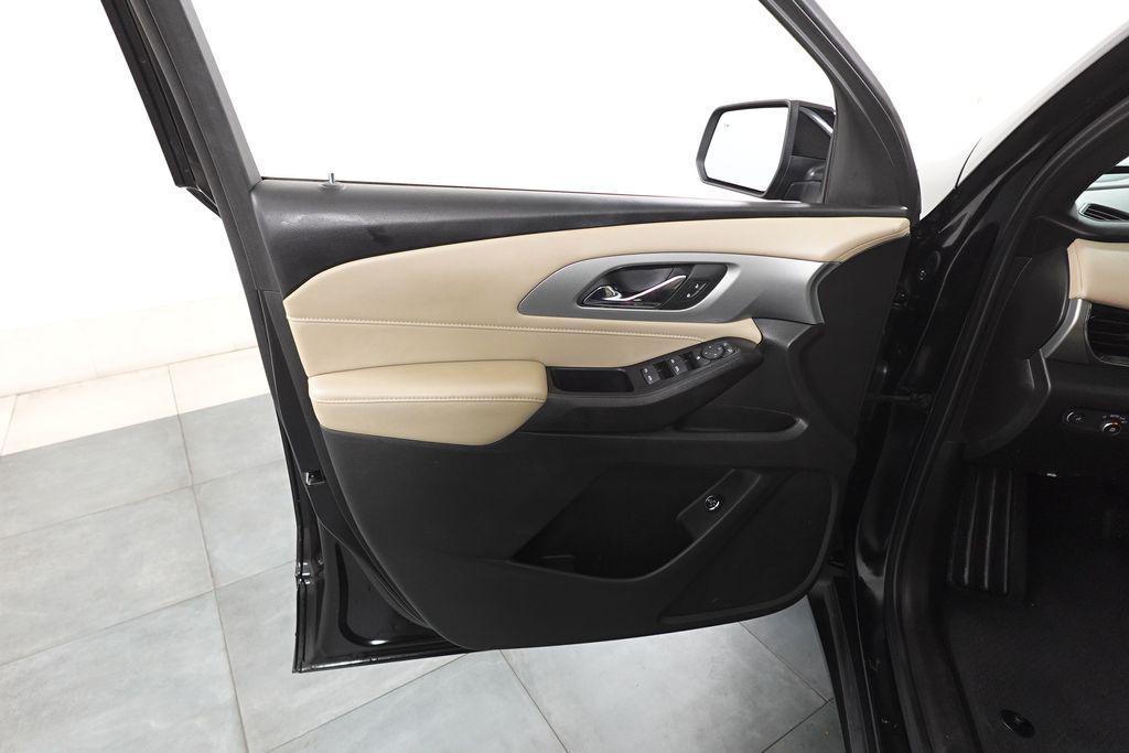 used 2022 Chevrolet Traverse car, priced at $19,576