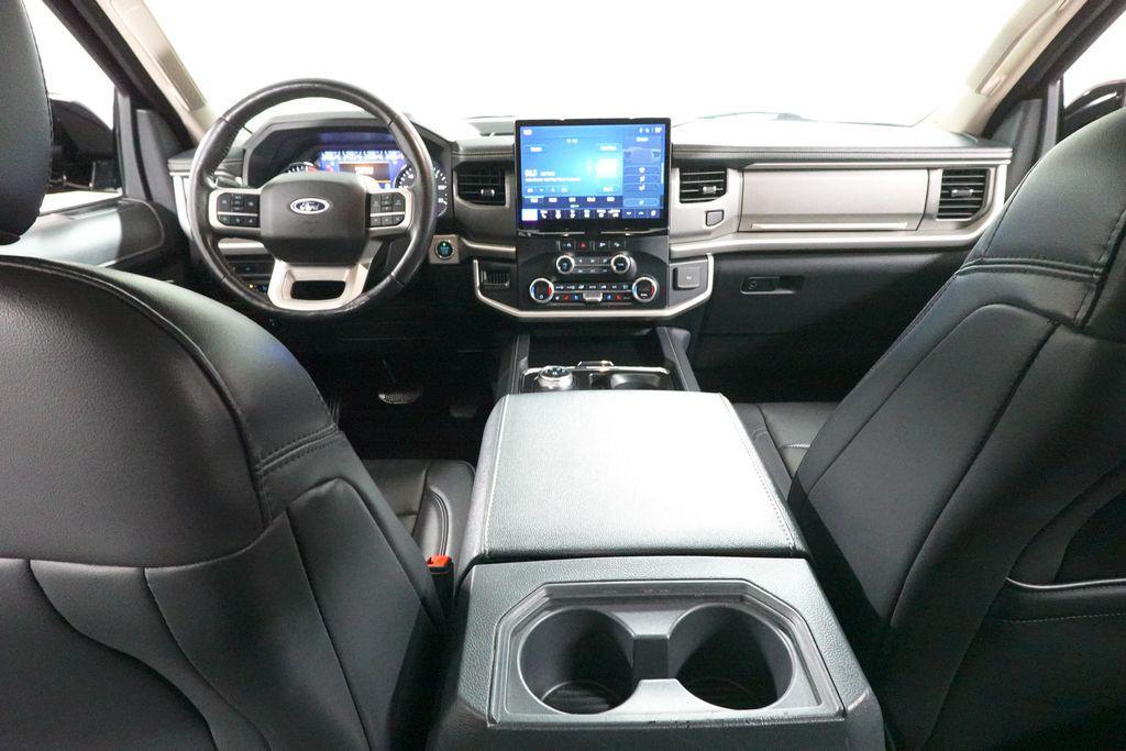 used 2024 Ford Expedition car, priced at $40,277