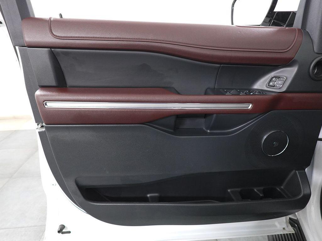 used 2024 Ford Expedition car, priced at $42,991