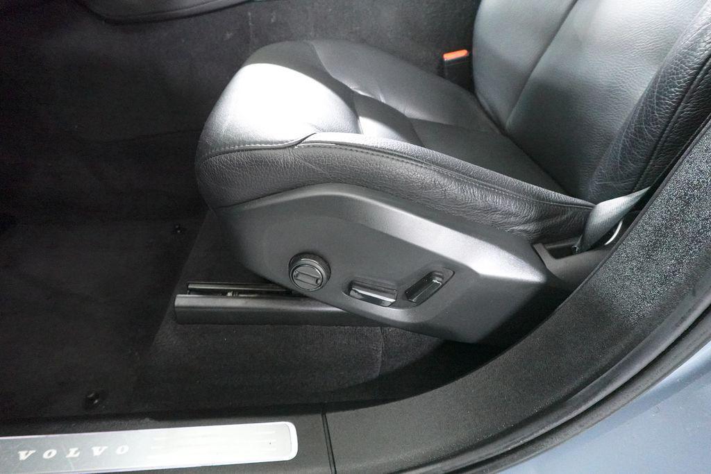 used 2023 Volvo XC90 car, priced at $34,409