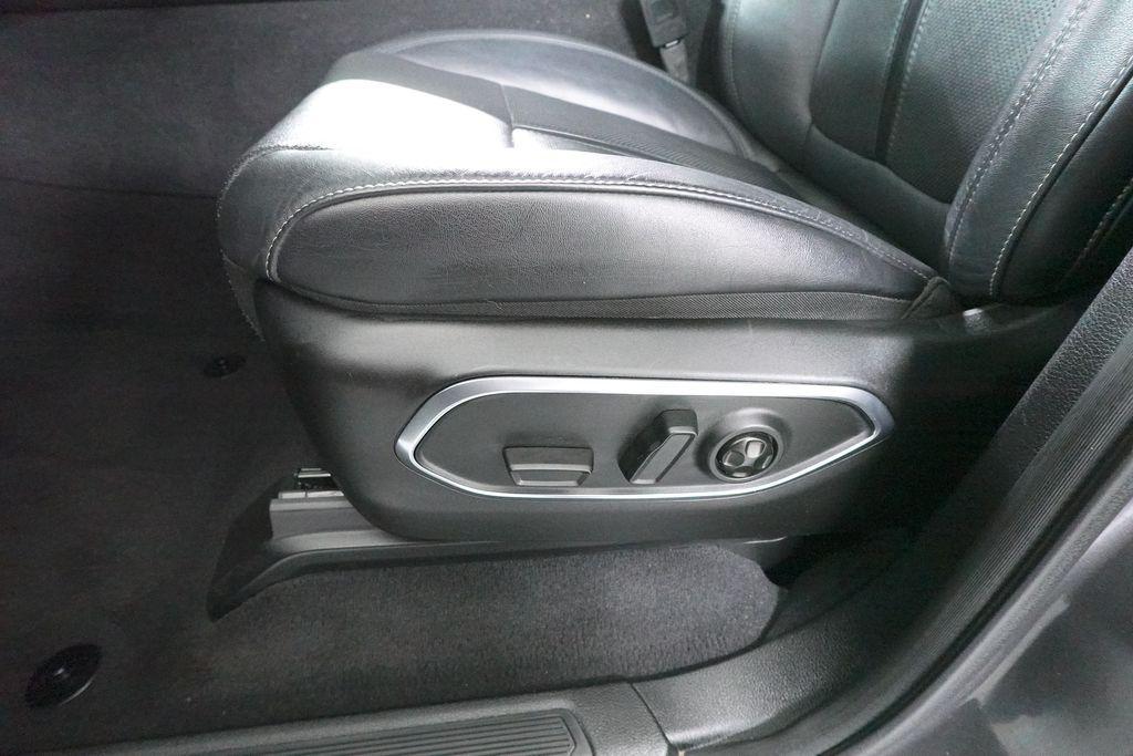 used 2024 Jeep Wagoneer car, priced at $41,577