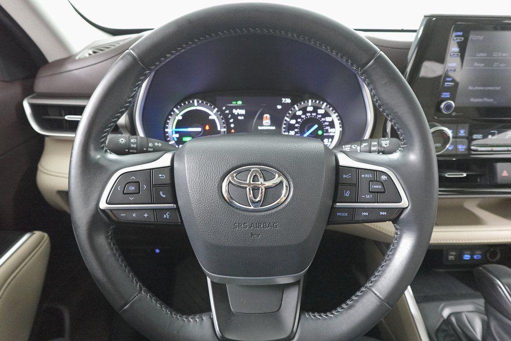 used 2022 Toyota Highlander Hybrid car, priced at $32,715