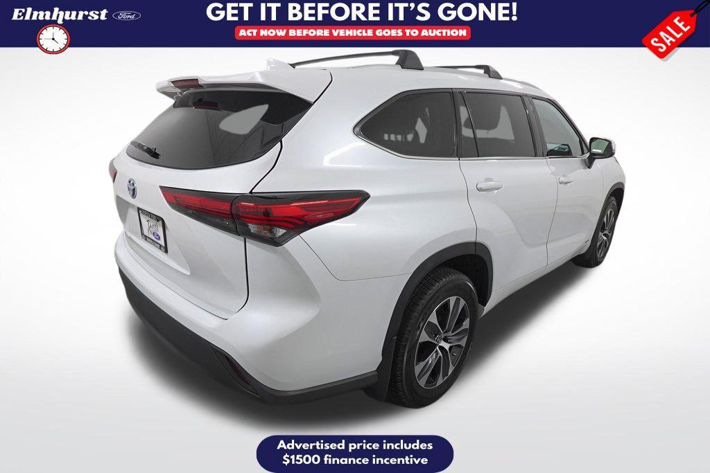 used 2022 Toyota Highlander Hybrid car, priced at $32,715