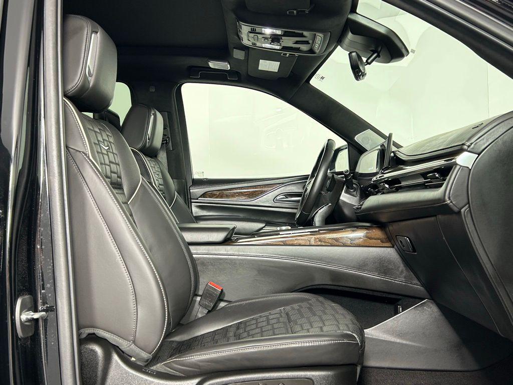 used 2021 Cadillac Escalade ESV car, priced at $55,999