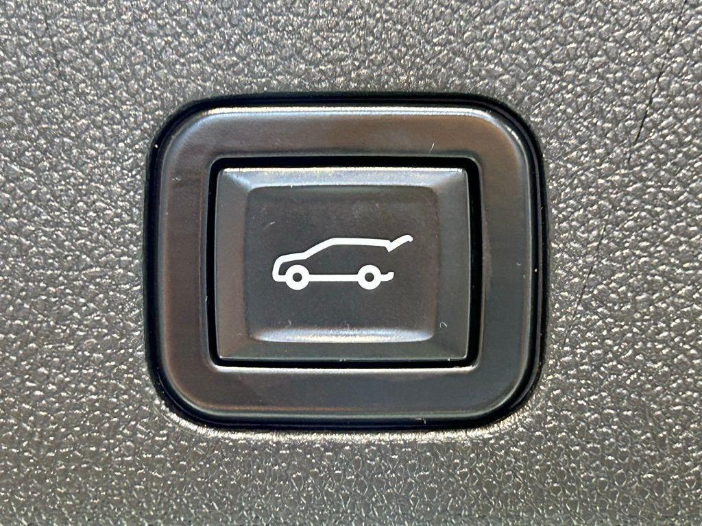 used 2021 Cadillac Escalade ESV car, priced at $55,999