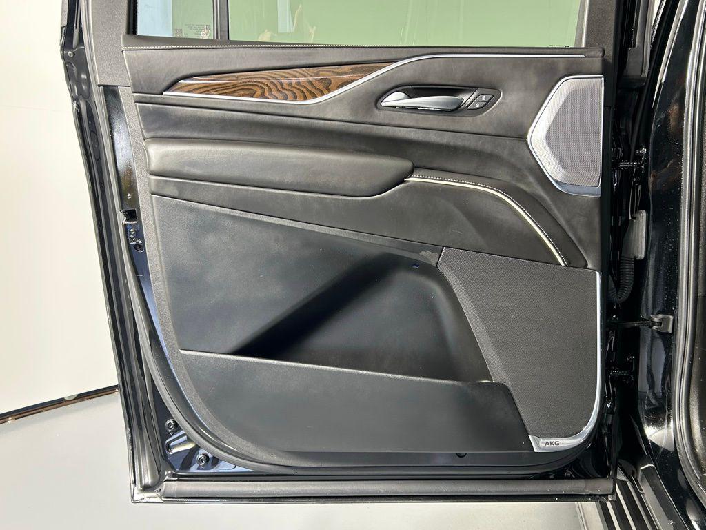 used 2021 Cadillac Escalade ESV car, priced at $55,999