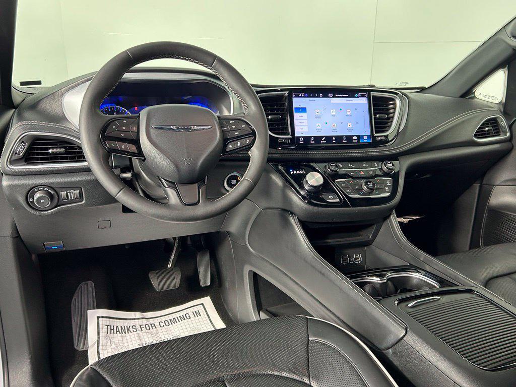 used 2025 Chrysler Pacifica car, priced at $31,794