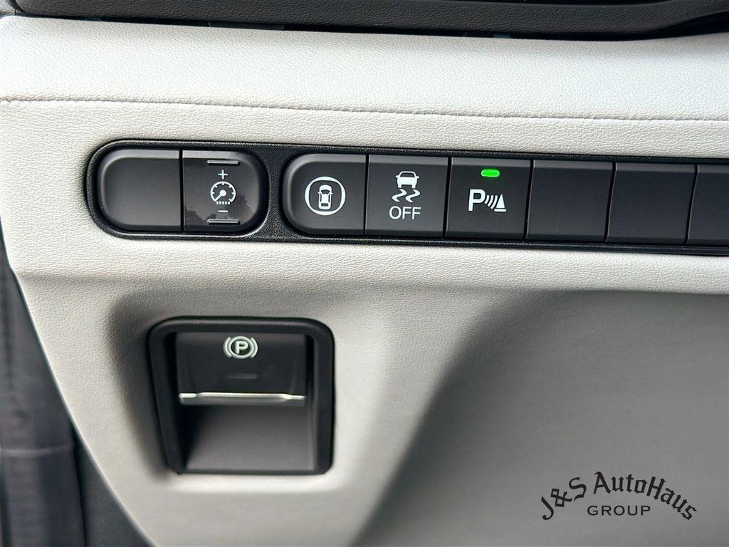 used 2023 Acura MDX car, priced at $38,999