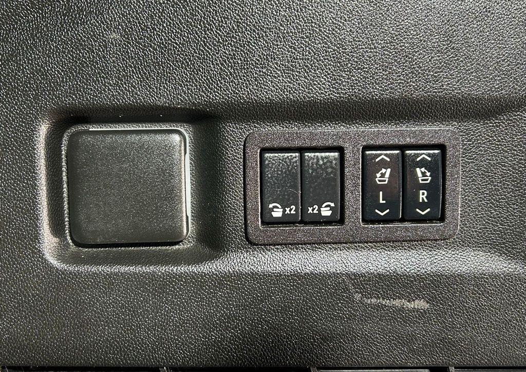 used 2024 GMC Yukon car, priced at $62,999