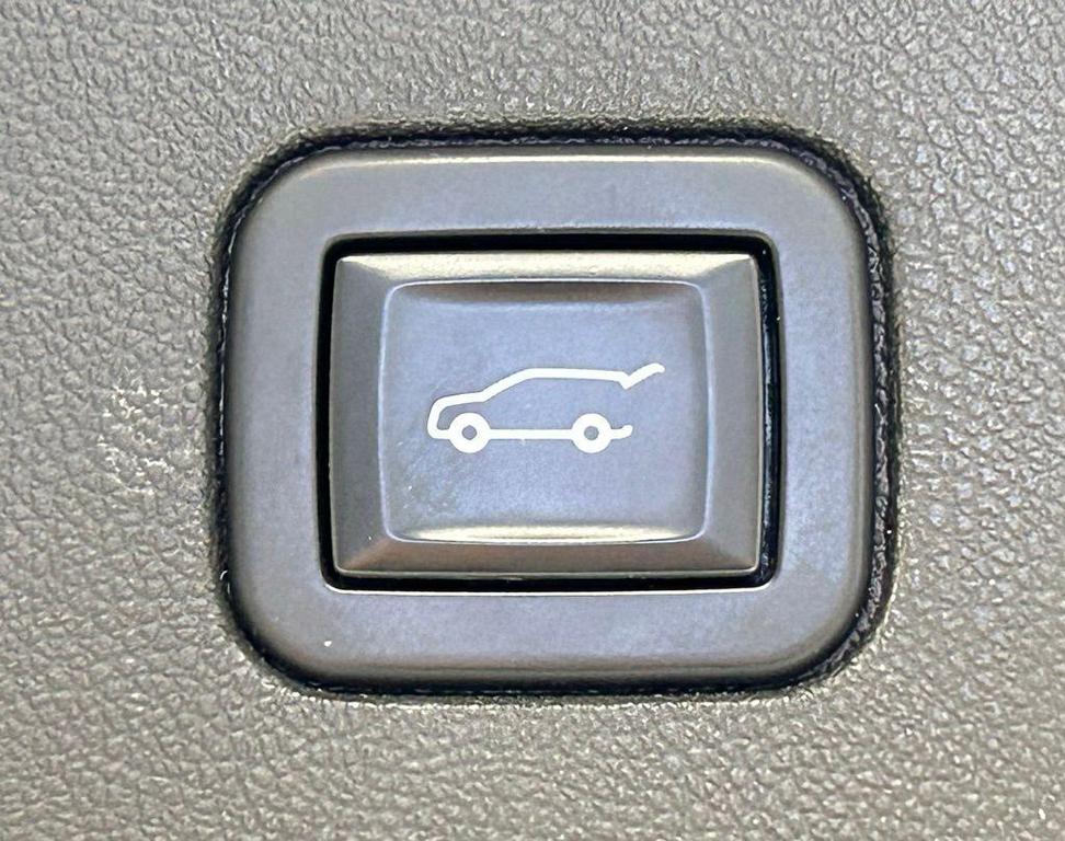 used 2021 Chevrolet Equinox car, priced at $17,999