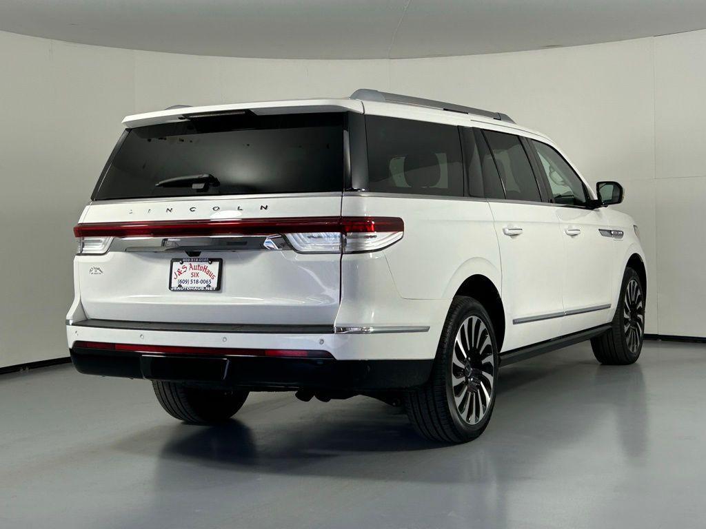 used 2022 Lincoln Navigator car, priced at $62,999