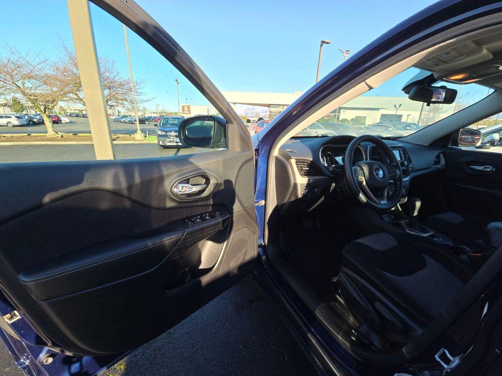 used 2016 Jeep Cherokee car, priced at $14,498