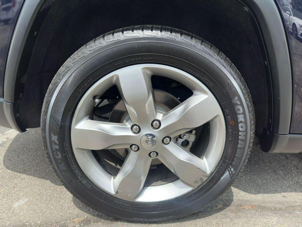 used 2011 Jeep Grand Cherokee car, priced at $12,900