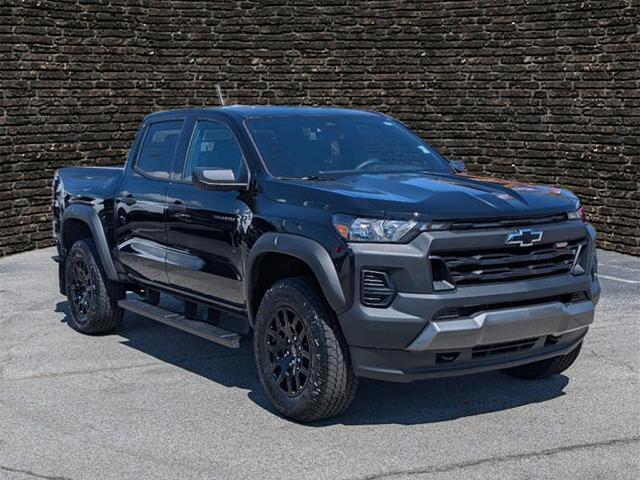 2025 Black Chevrolet Colorado